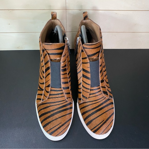 Paolo Women’s Tan & Black Zebra Stripe Wedge Sneaker - Picture 7 of 12